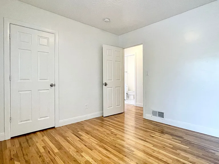 2568 S. 1700 E. — Photo 7