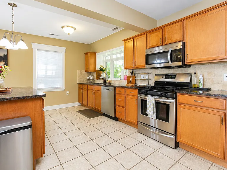 4156 Lamont Dr — Photo 7