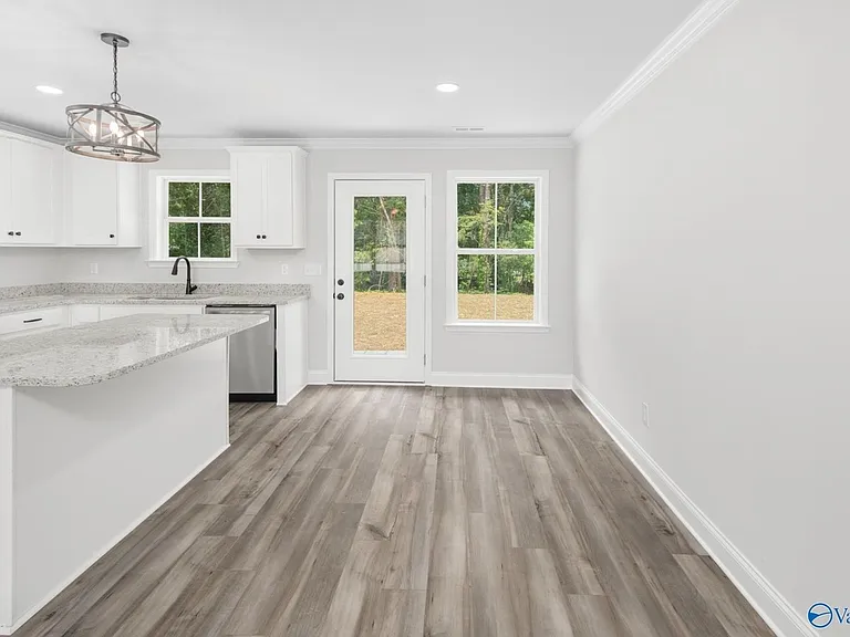 335 Maple Cir — Photo 4