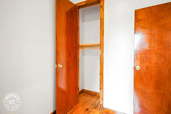 Rented by MySpaceNYC | media 19