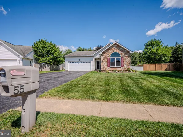 55 Charles Dr, New Castle, DE 19720
