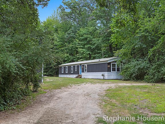 5th image of 8394 Nugent Ave NE