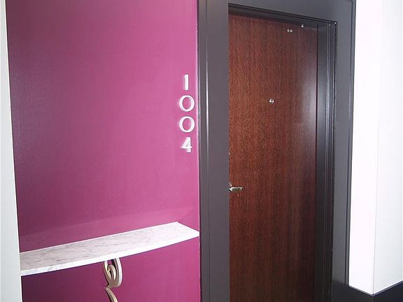 5th image of 314 N Broadway Ave #1004