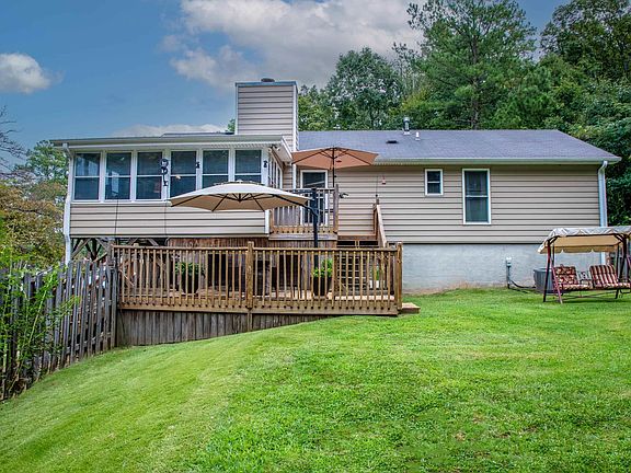 3rd image of 1794 Cherbourg Dr