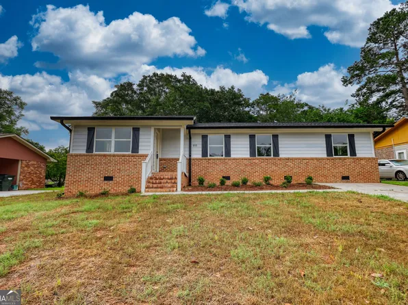 855 Meadow Ridge Dr, Madison, GA 30650