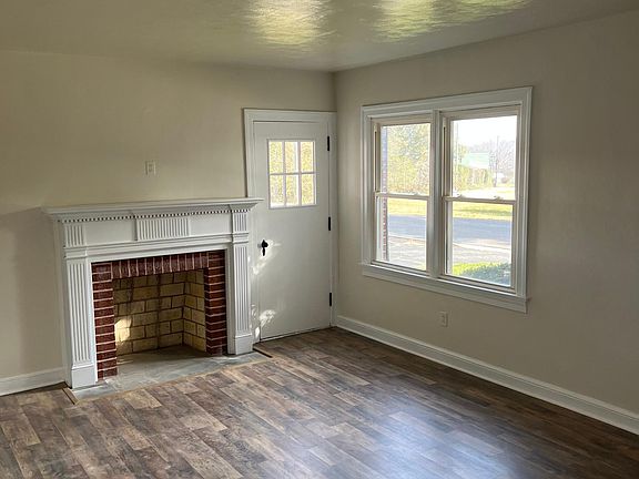 4th image of 120 Hillcrest Dr