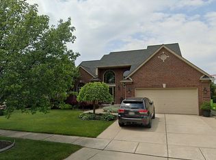49755 Red Pine Dr, Macomb, MI