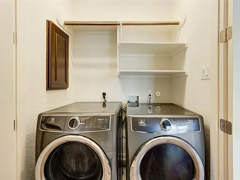 5711 Allen St — Photo 28