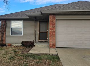 413A N Comanche, Clever, MO 65631