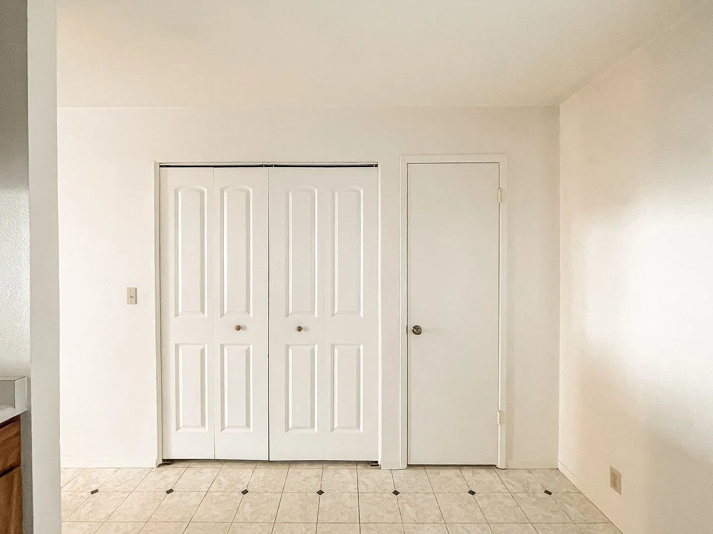 Spacious 2 bedroom, 2 bathroom Condo in Quiet Complex - Unit is occupied through end of August — Photo 3