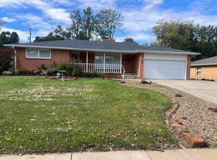 504 Regent Rd, Salina, KS 67401