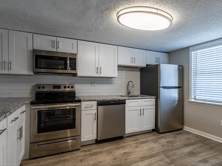 218 Olympia Dr — Photo 8