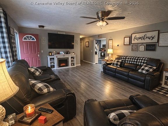 3rd image of 147 Baby Farm Rd