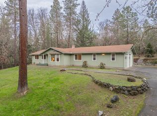 751 Azalea Dr, Grants Pass, OR 97526