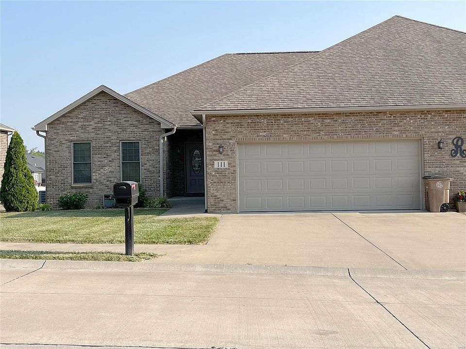1st image of 111 E Autumn Leaf Dr
