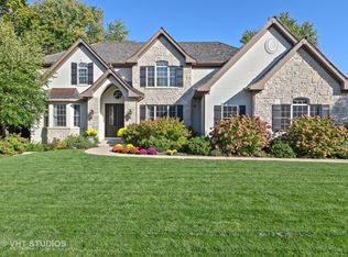 832 Sherborne Ct, Libertyville, IL 60048