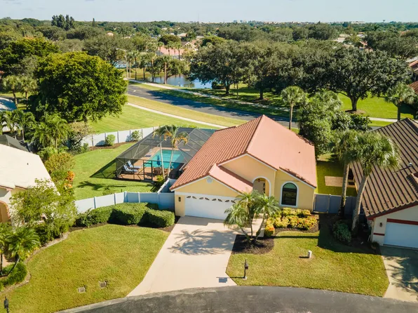 107 Executive Circle, Boynton Beach, FL 33436