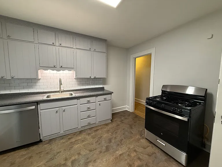 14432 Delaware Ave #B — Photo 13
