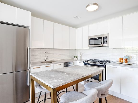 4th image of 751 E 6th St APT 2D
