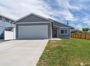 209 7th Ave E, Warden, WA 98857