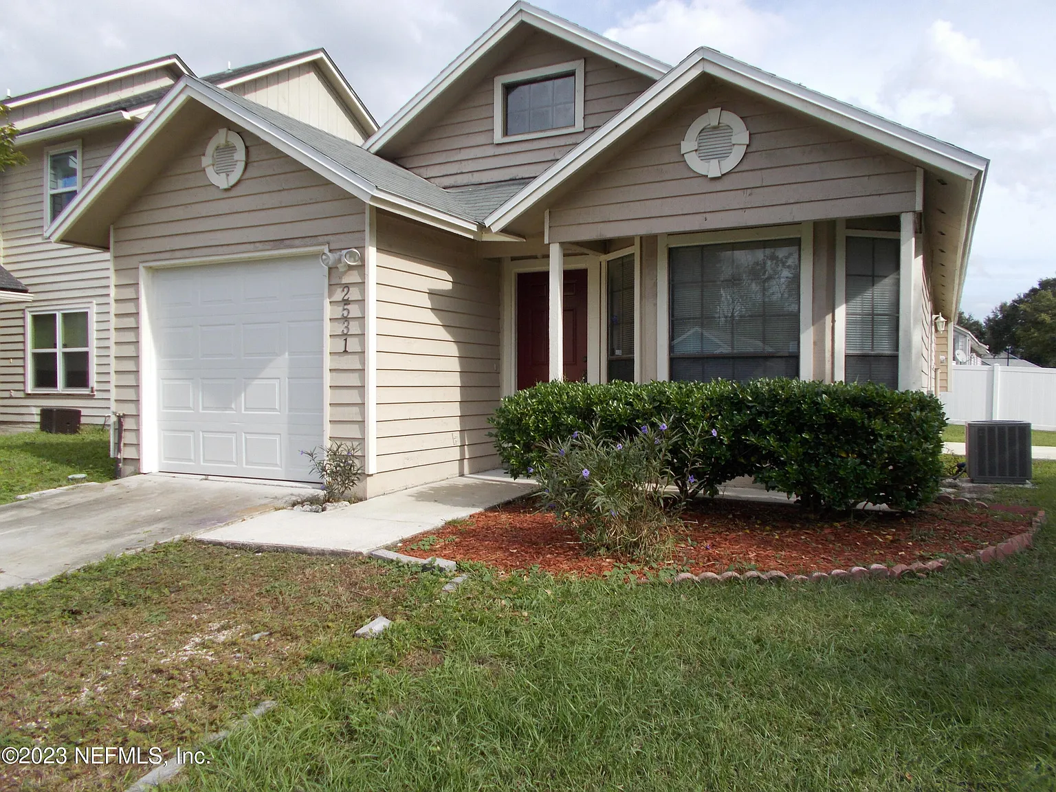 2 bed, 2.0 bath, 1034 sqft, $1,600 — Photo 1