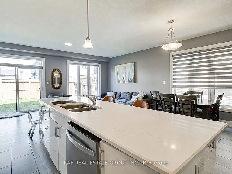 127 Ian Ormston Dr — Photo 10