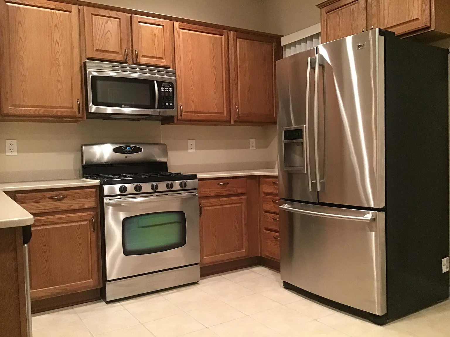 2609 Icy Moon St — Photo 3