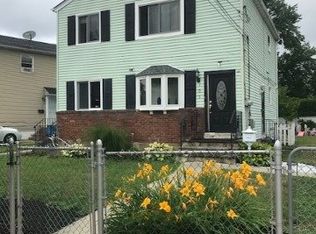 102 Remsen Ave, Hempstead, NY 11550