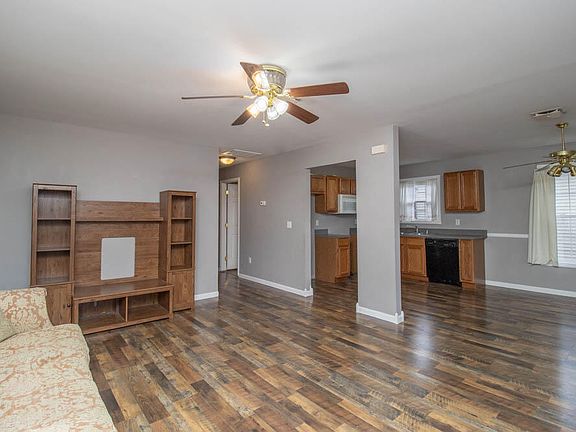 5th image of 246 Parrish Ave