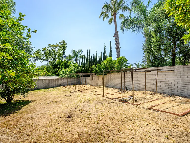 1635 Grandview Ave — Photo 34