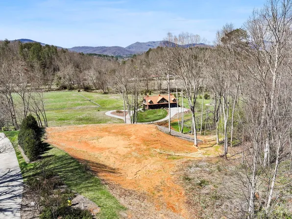 27 Falling Star Ct, Fletcher, NC 28732