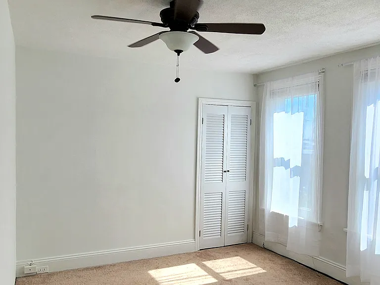 3591 Calumet St — Photo 32