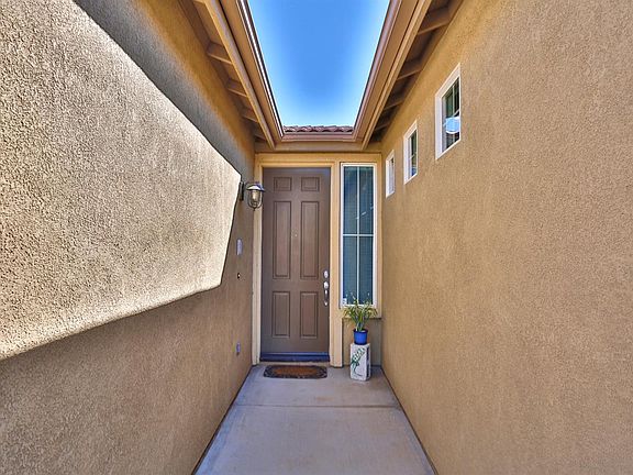 4th image of 15859 Green Acres Ct