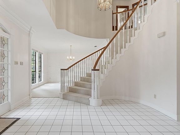 5th image of 5202 Marble Gate Ln