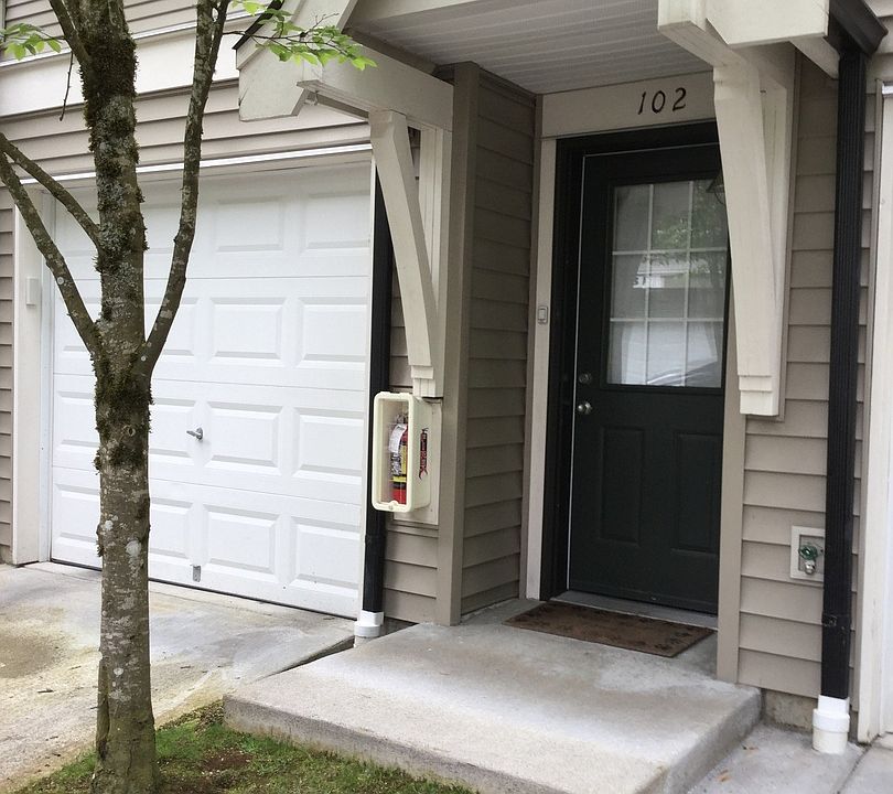 1st image of 18245 NE 96th Way Unit 102