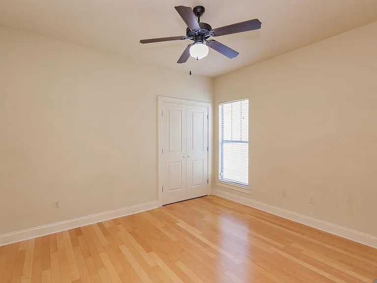 9319 Boone Dr — Photo 17