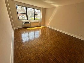 5th image of 442 W 57th St APT 6K