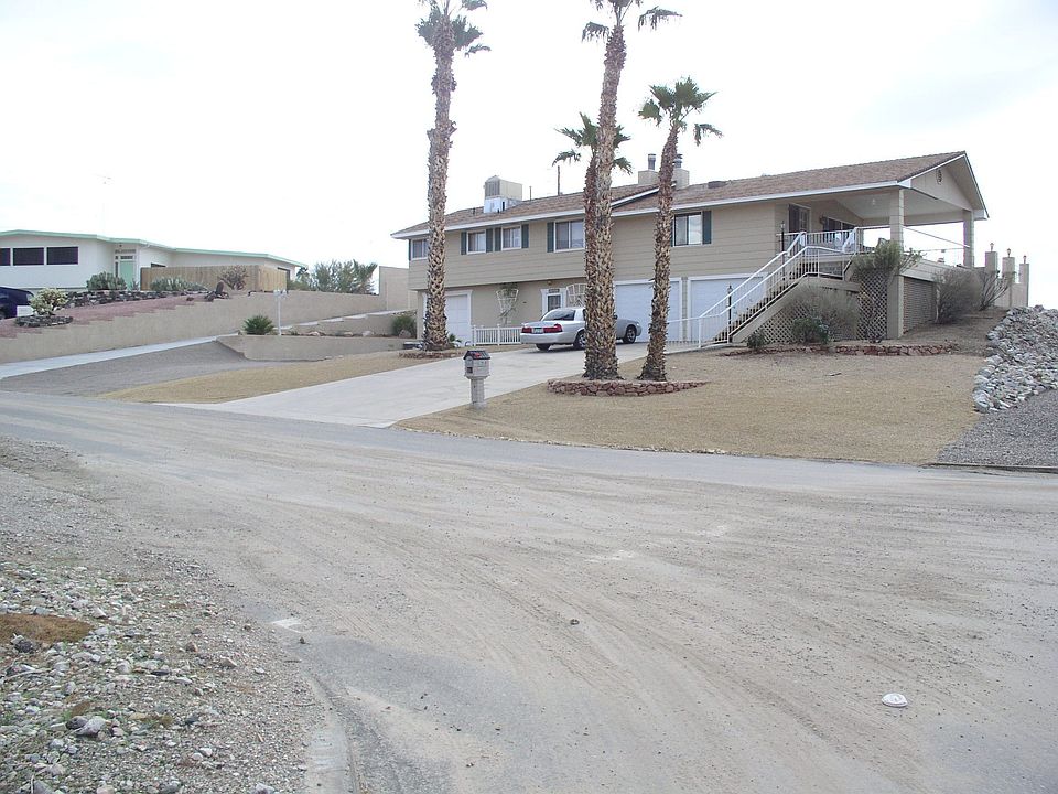 1st image of 2650 Holiday Dr