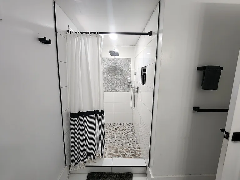 Master Walk In Shower