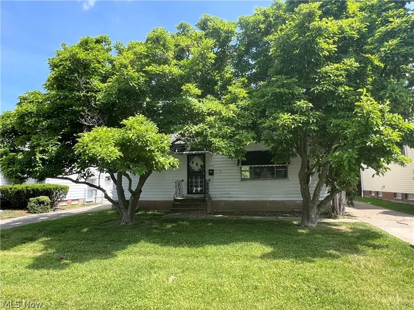 20731 Donny Brook Rd, Maple Heights, OH 44137