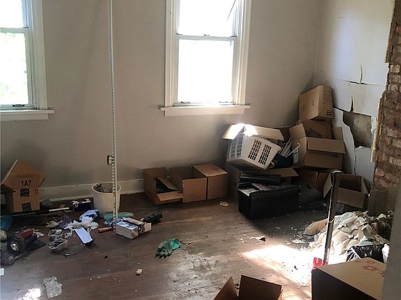 5th image of 200 Howard St