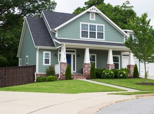 700 Chancery Ln, Cave Springs, AR 72718