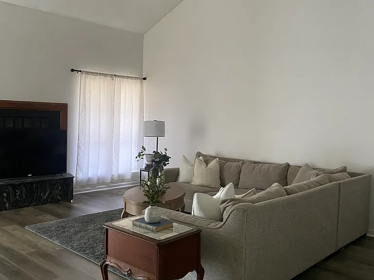 305 Halcott Dr #131 — Photo 4