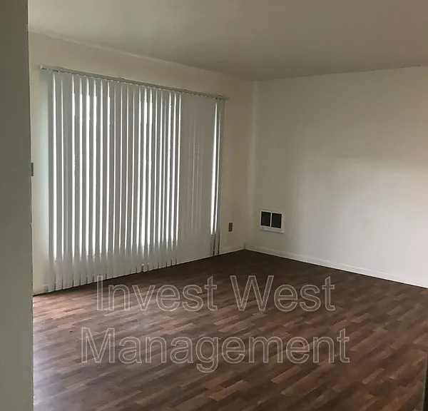 224 Cypress St — Photo 2