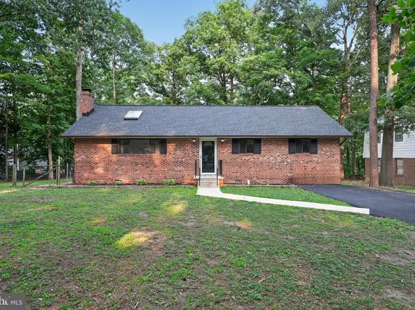 30097 Cross Woods Dr, Mechanicsville, MD 20659