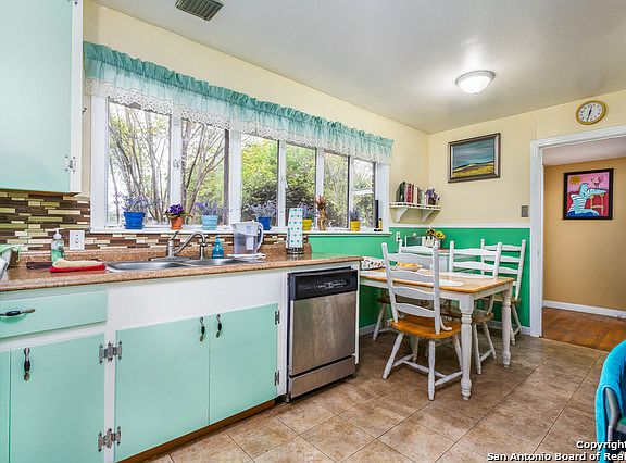 4th image of 306 Northridge Dr