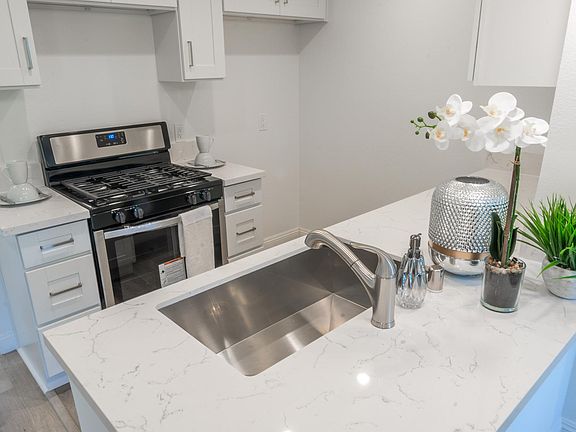 2nd image of 501 Pacific St #205