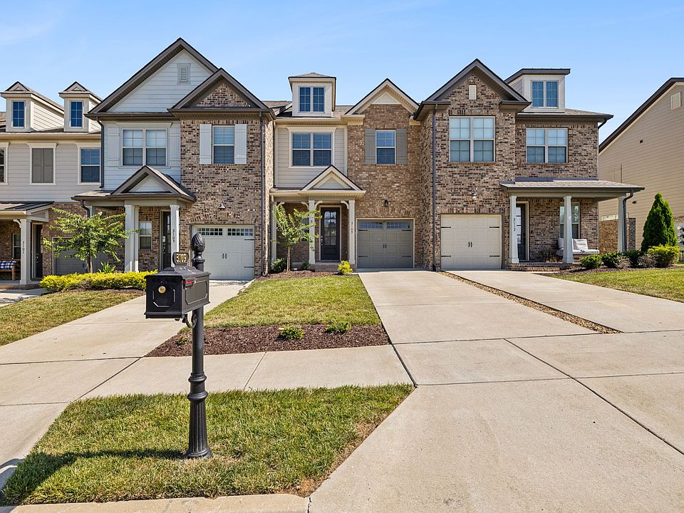 1st image of 3109 Sassafras Ln