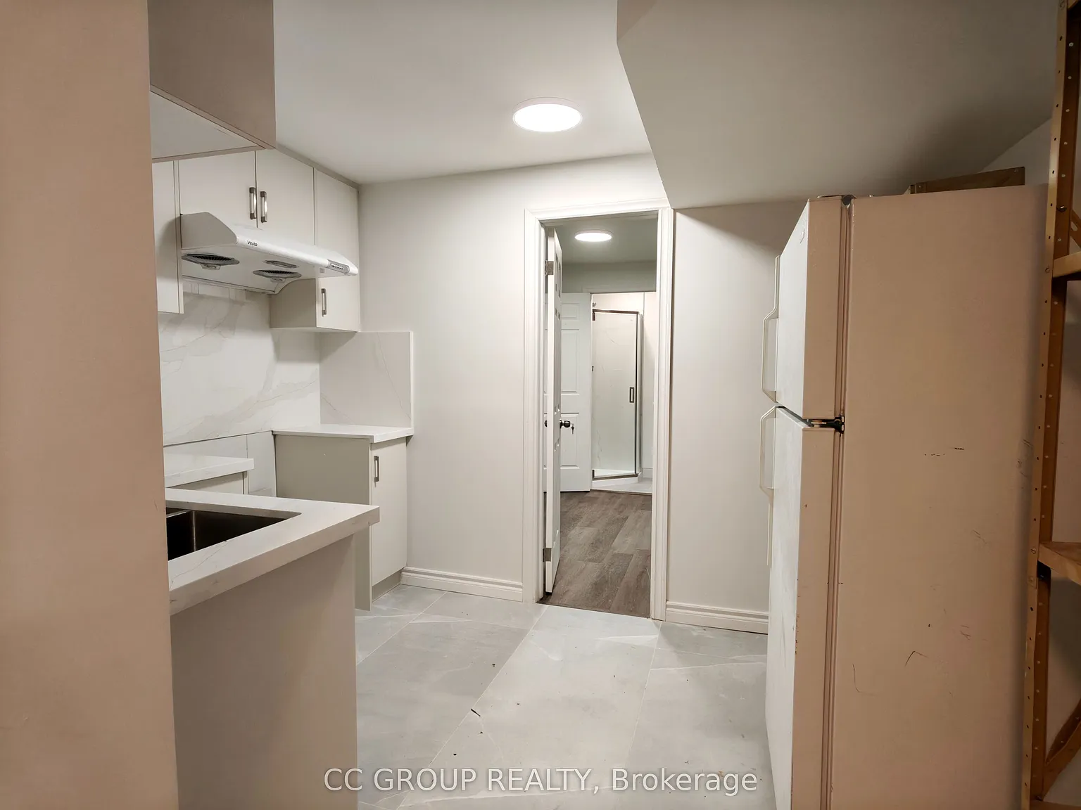 4 bed, $2,500 — Photo 4