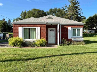 2440 Hillcrest Rd, Dubuque, IA, 52001